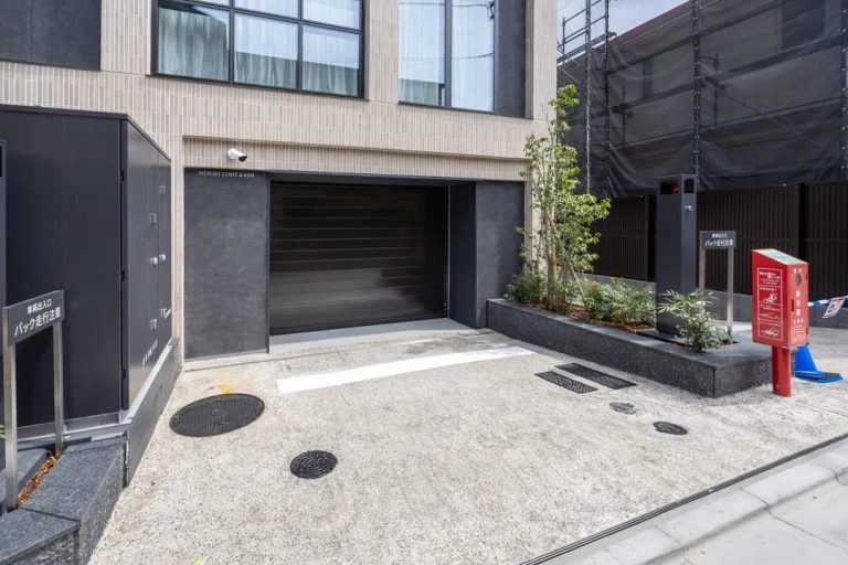 駐車場出入口