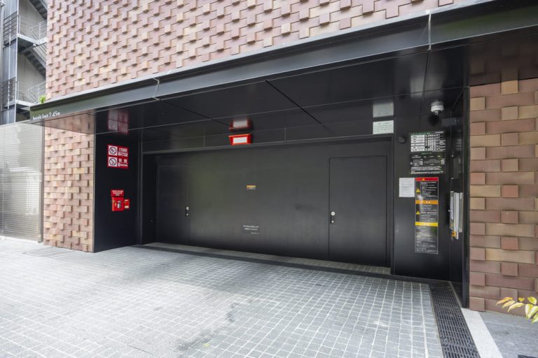 駐車場 入口