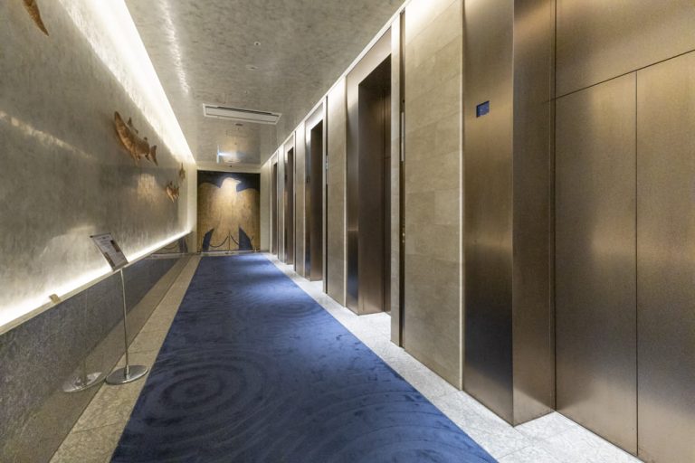 1Fエレベーターホール