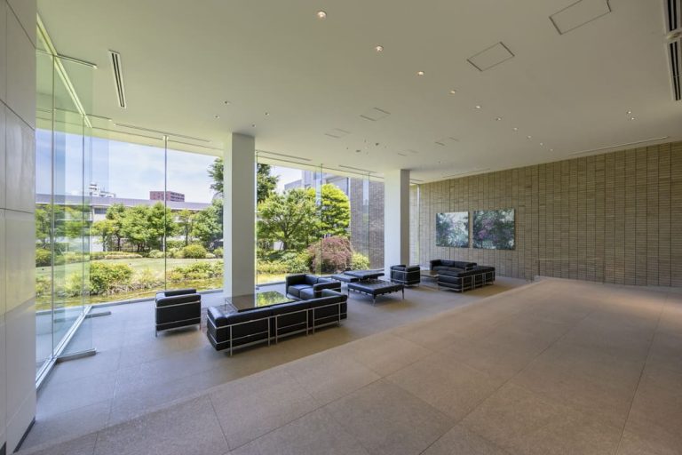 エントランスホール