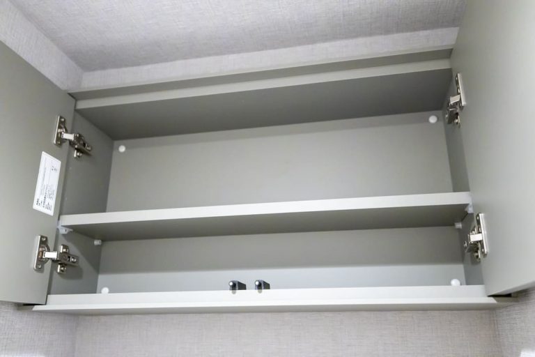 トイレ 吊戸棚