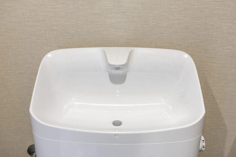 トイレ 手洗いタンク
