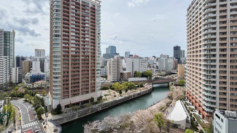 パークタワーグランスカイ　都心の利便と四季の彩りを享受する、目黒川ビューの住まい