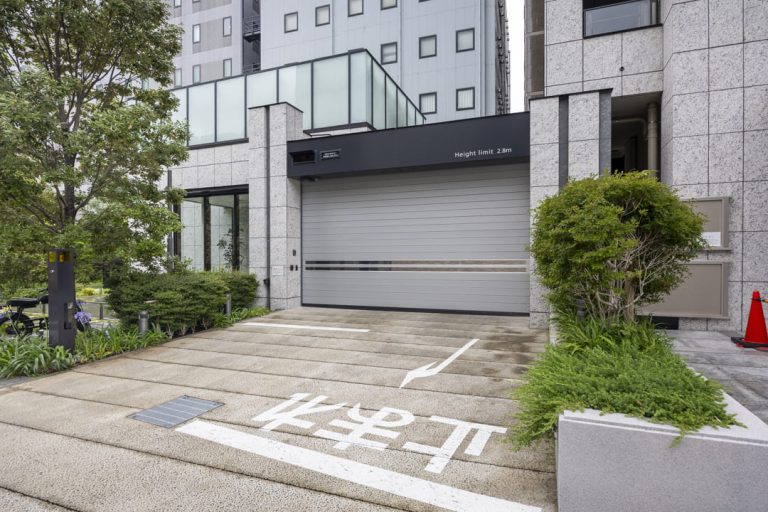 駐車場出入口