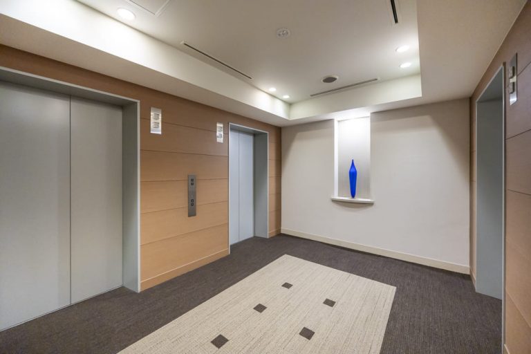 エレベーターホール（4F）