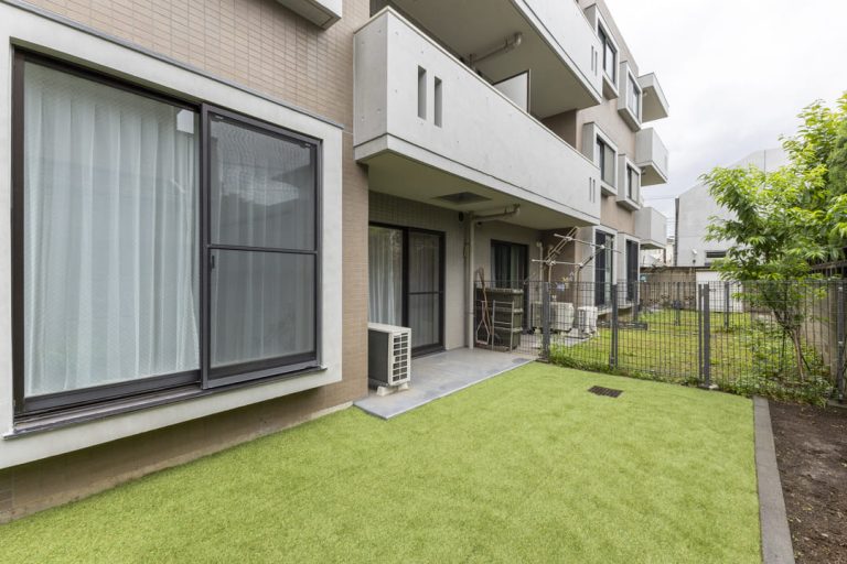 下北沢　南向き・約16㎡の専用庭がもたらす穏やかな日常