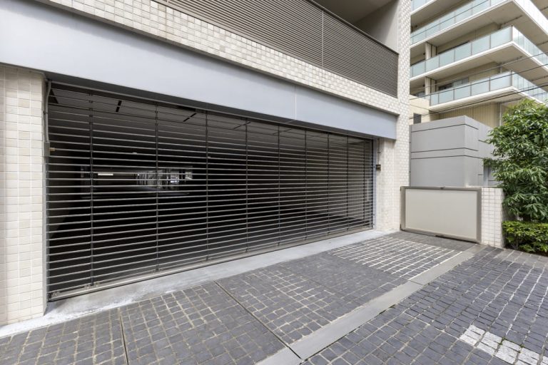 駐車場出入口