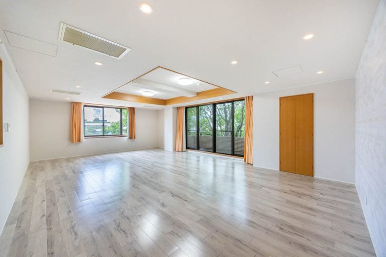 ヴィクトリアコートEAST　176㎡・南西角部屋の開放感、南麻布に佇む低層ヴィンテージマンション