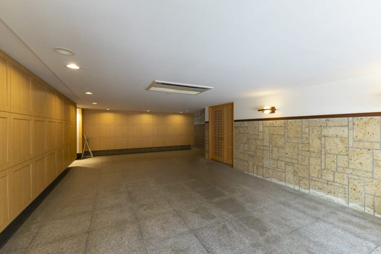 エントランスホール