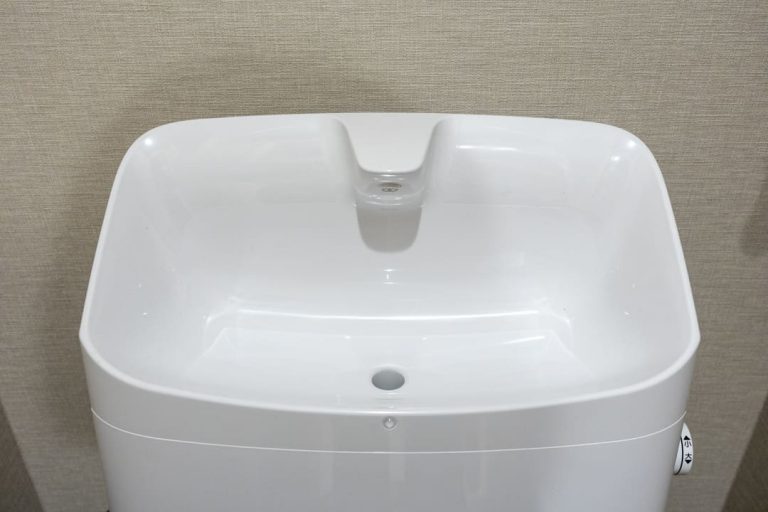 トイレ 手洗いタンク