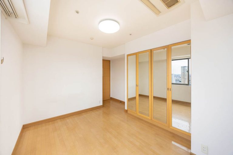 洋室（約7.4帖）