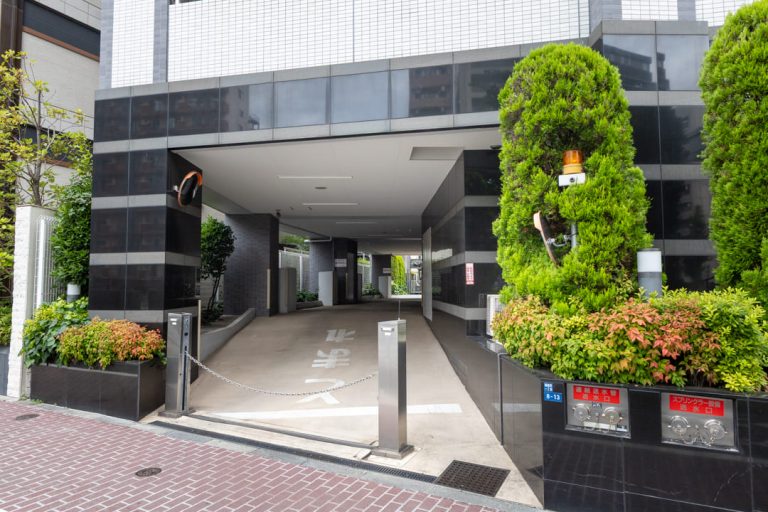 駐車場出入口