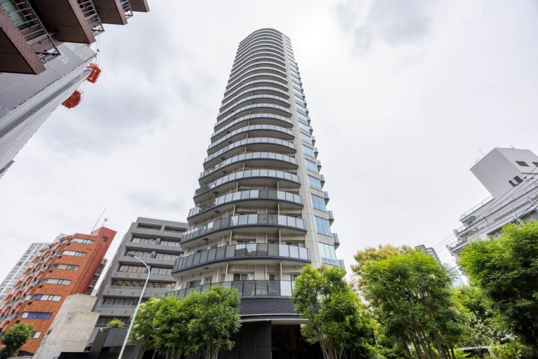 パークコート乃木坂ザタワー　東京ミッドタウン徒歩圏内！南向き×8階の眺望愉しむ2LDK