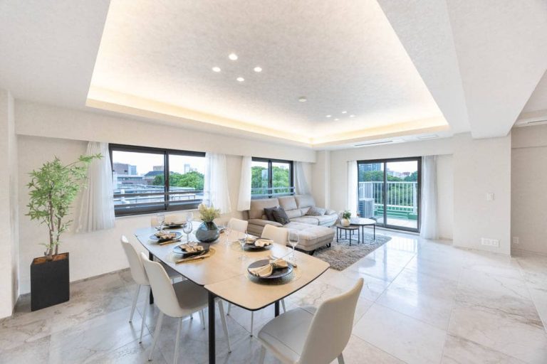 高輪パーク・マンション　緑と開放感に包まれた100㎡超の最上階角住戸