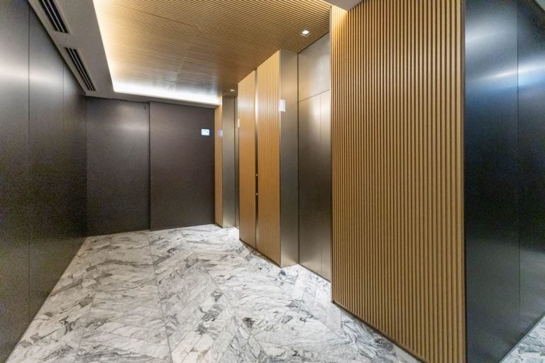 1Fエレベーターホール