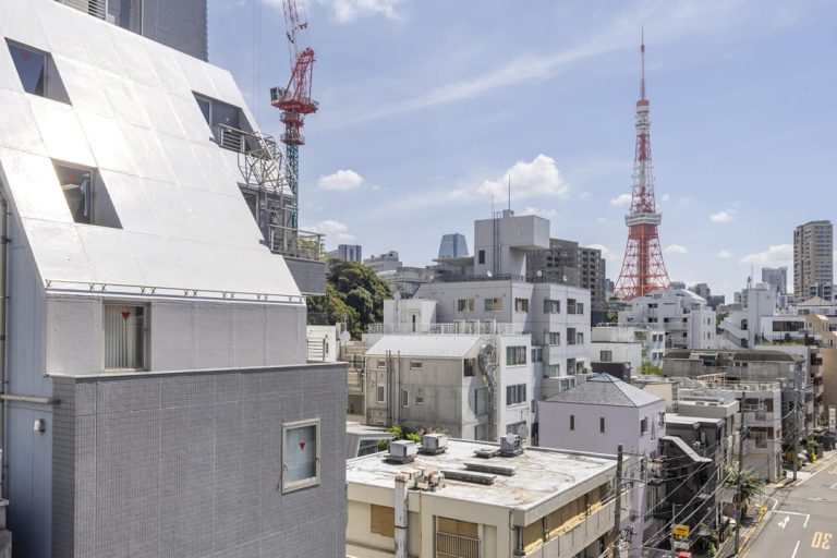 麻布十番　バルコニーから東京タワーを望む暮らし