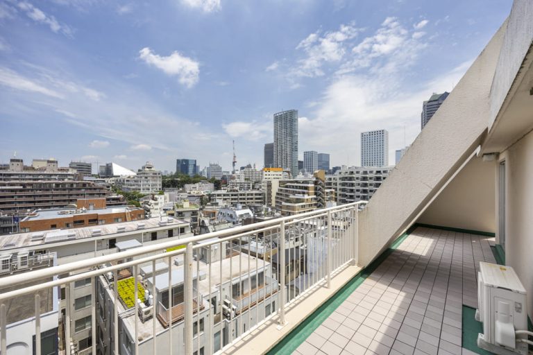 乃木坂　100㎡超×最上階角部屋、3つのバルコニーが彩る赤坂邸宅