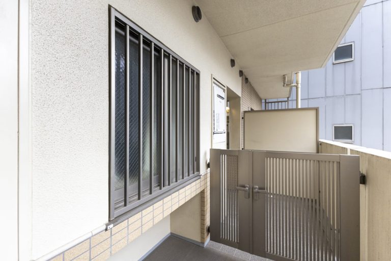 玄関ポーチ