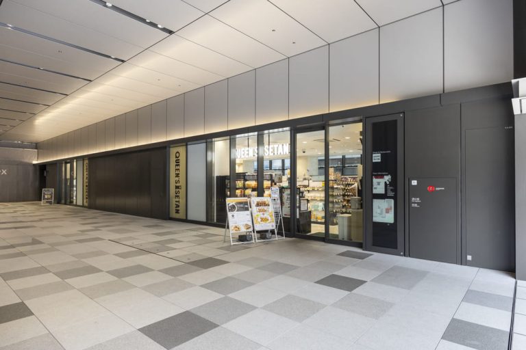 スーパー（目の前）