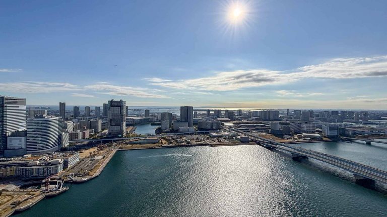 パークタワー晴海　45階から東京湾ゲートブリッジを望む上質な暮らし