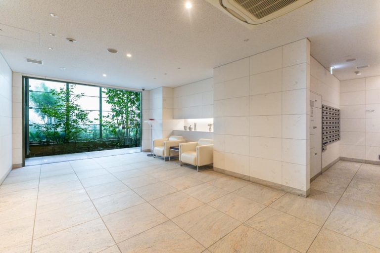 エントランスホール