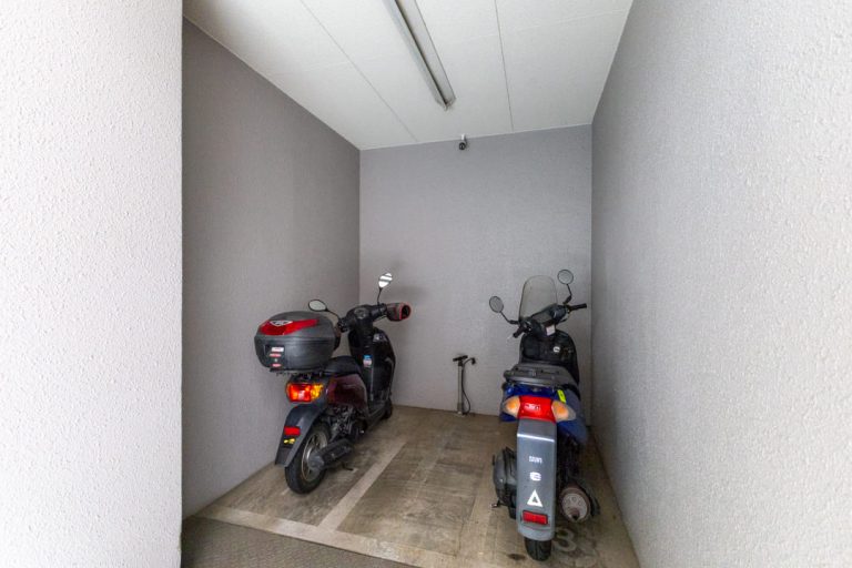 バイク置き場