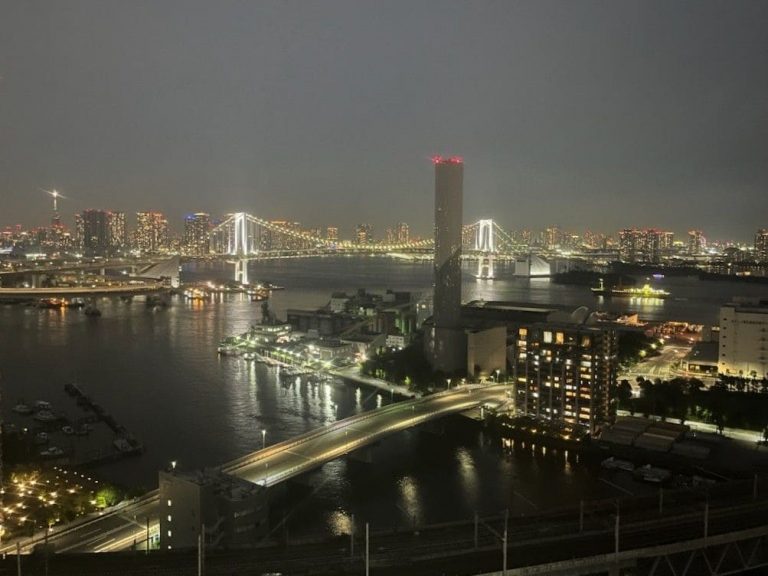 品川　27階角住戸、レインボーブリッジを望む