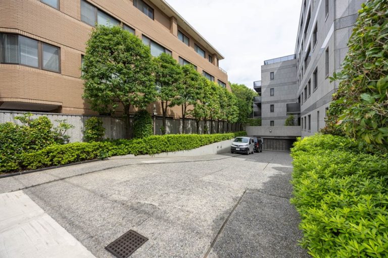駐車場 入口