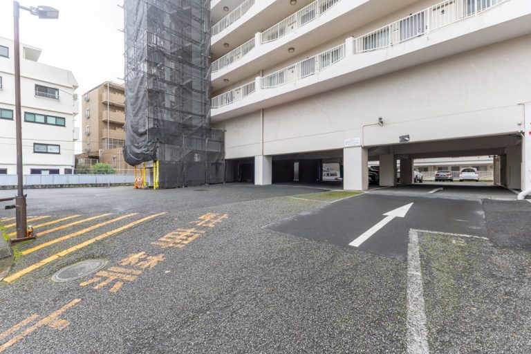 駐車場 入口