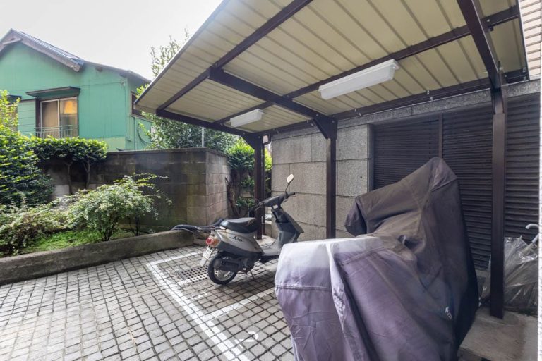 バイク置き場