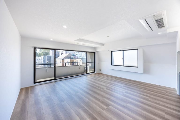 代々木上原　南向き×2面バルコニー、富ヶ谷で叶える開放的な暮らし