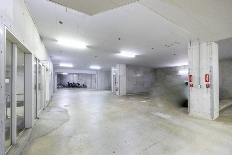 駐車場・駐輪場