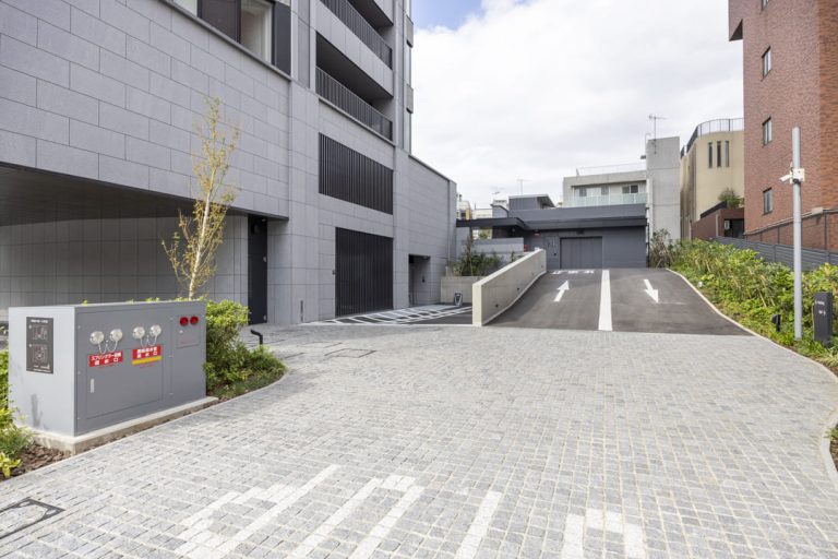 駐車場 入口