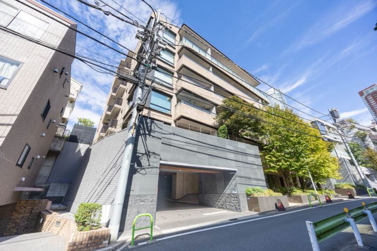 ザ・パークハウス西麻布霞町　都心の利便性と霞町の静けさを享受